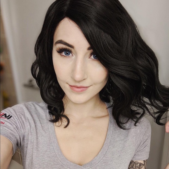 14" Wavy Lace Front Pixel Cut Wig | Charlotte - Picture 8 of 8